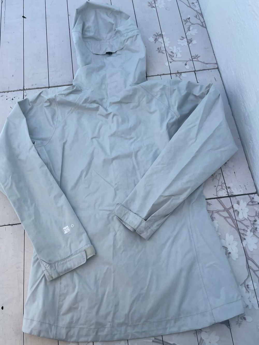 Patagonia Women's Light Gray Hooded Utility Jacket - Picture 13 of 16